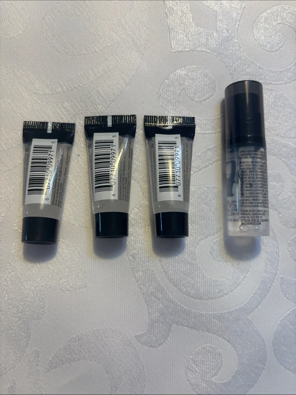 3 Smashbox Photo Finish Smooth & Blur Primers with Mac Fix-it Setting Spray
